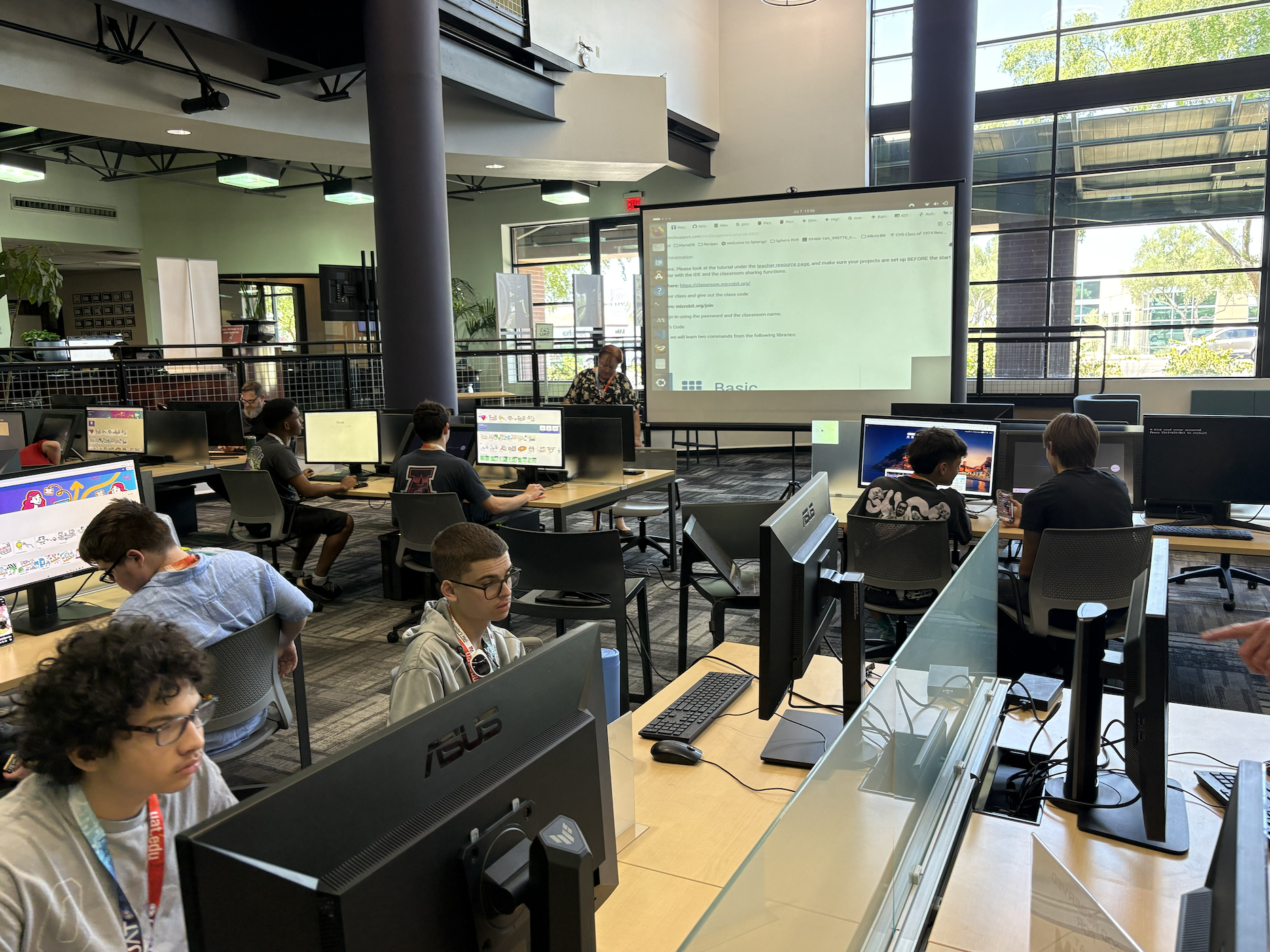 UAT STEM Camp Welcomes 20 High School Campers In its First Year